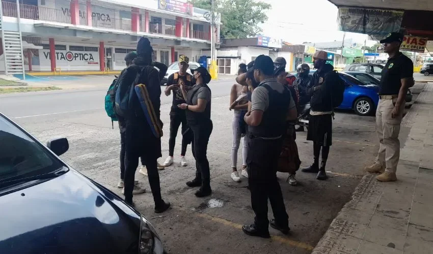 Las unidades policiales se mantiene en la zona. 