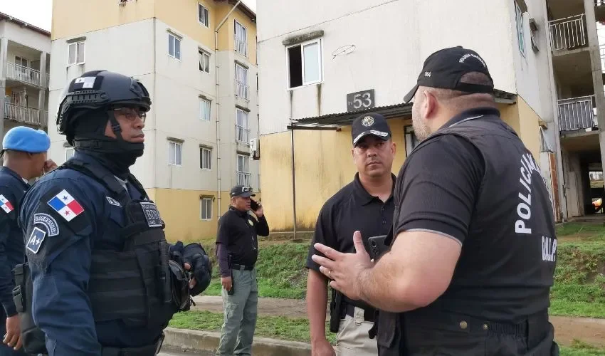 Las unidades se mantienen en el área. 