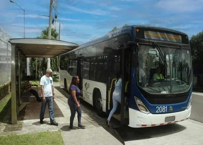  ¡Exigen mejoras al servicio! Usuarios se oponen a aumento de tarifa de MiBus 